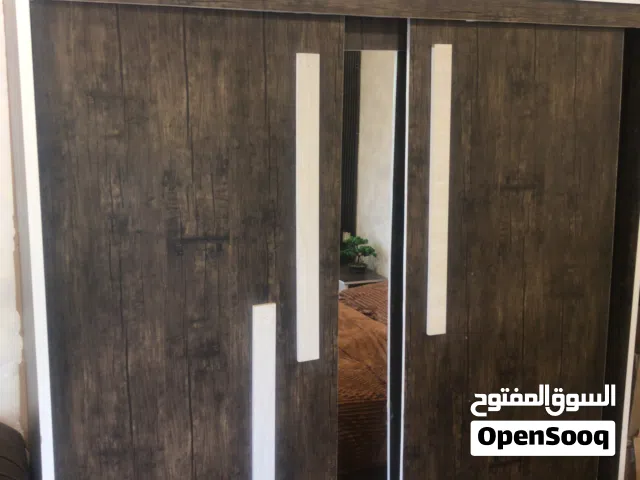 اعرفك نوم لامنيت كامله مع طقم كنب وصوبه مع طاوله وسطيه للبيع