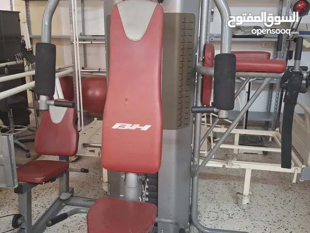 مكينة تمرين منزليه متكامله بجميع الاوضاع من شركة BH الأسبانية مستعمله بحالة جيدة جدا للبيع