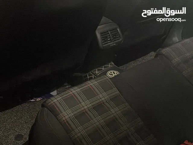 Gti للبيع لون اسود