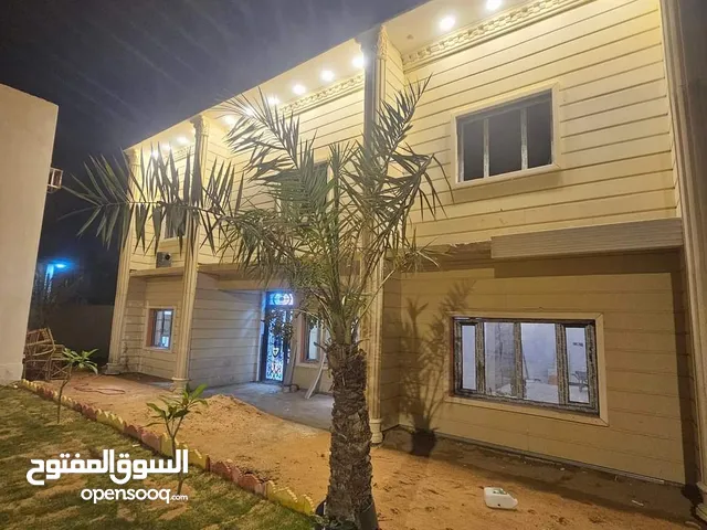 700m2 More than 6 bedrooms Townhouse for Sale in Basra Baradi'yah