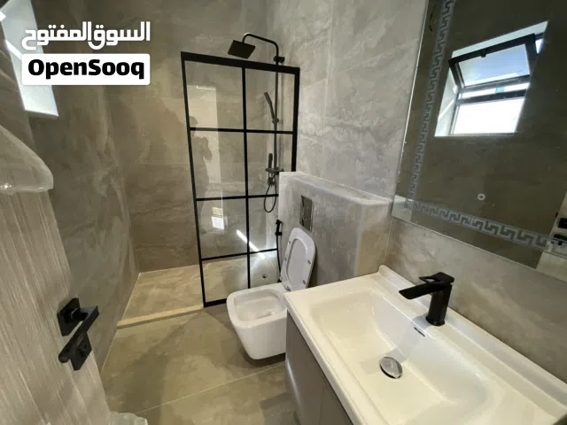 شقه طابق ارضي بخصوصيه عاليه ومنطقه راقيه