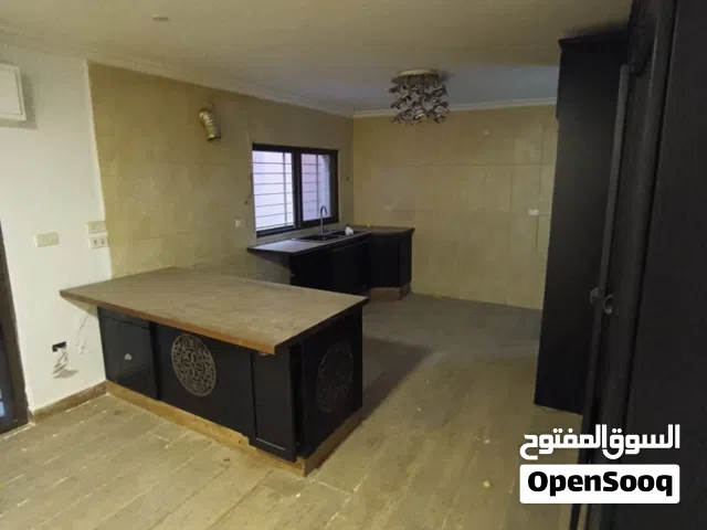 شقة للبيع في خلدا العوجانية قرب مدارس الريادية يمكن تقسيمها لاستوديوهات