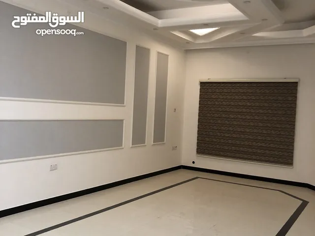 250 m2 More than 6 bedrooms Townhouse for Rent in Basra Jaza'ir
