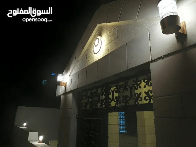 208 m2 5 Bedrooms Townhouse for Sale in Irbid Hay Al Abraar