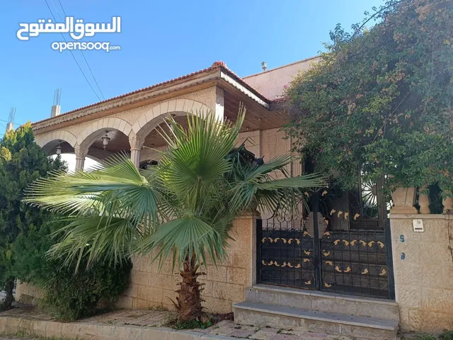250 m2 More than 6 bedrooms Townhouse for Sale in Amman Adan