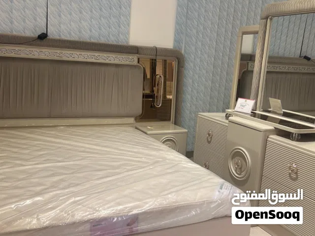 Elegant Bedroom Set – Bed, Wardrobe & Dressing Table  طقم غرفة نوم أنيق – سرير وخزانة وطاولة زينة