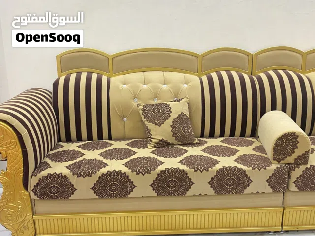 8 كنبات بحاله ممتازه جدا  استخدام قليل جدا  وبجوده ممتازه جدا   قابل للتفاوض بسعر معقول