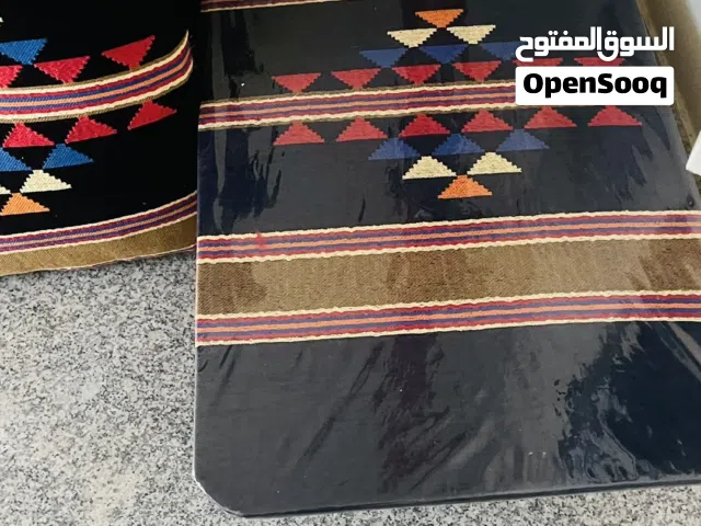 أربع مساند + طربيزة