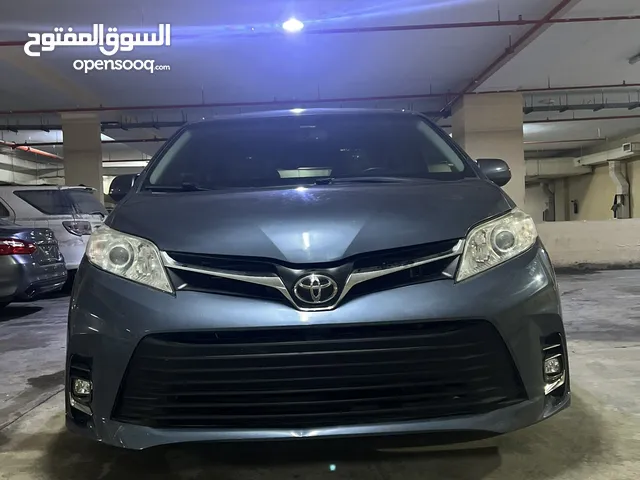 Toyota Sienna 2015 in Sharjah