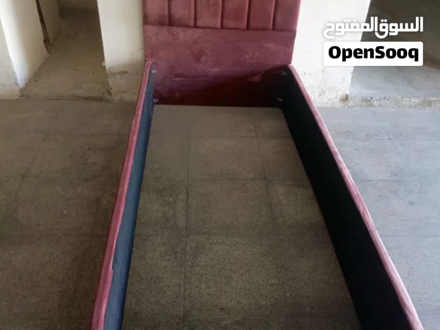 تخت جديد مرتب للبيع