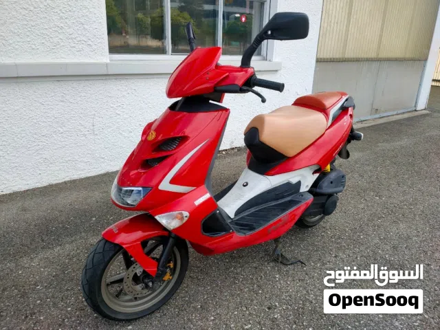2015 Aprilia SR 50 R