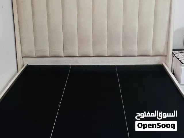 سرير استخدام خفيف مع المرتبه وحالتوا ممتازه جدا