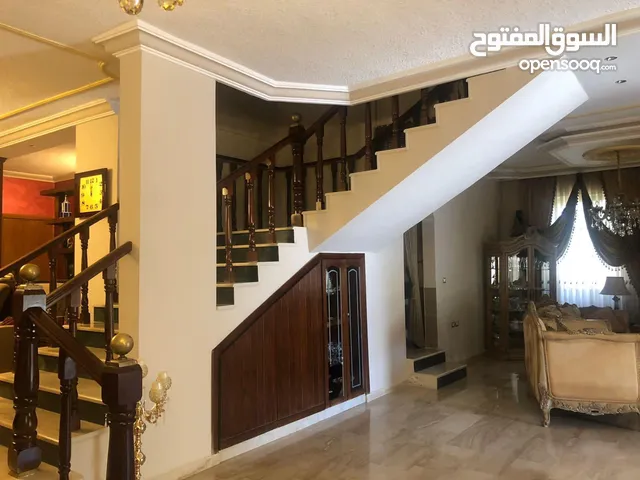 600 m2 5 Bedrooms Villa for Sale in Amman Umm Zuwaytinah