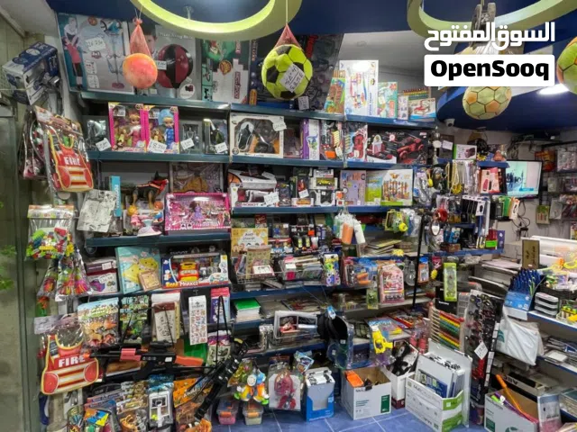 مكتبة للبيع بسعر مغري جدا جدا