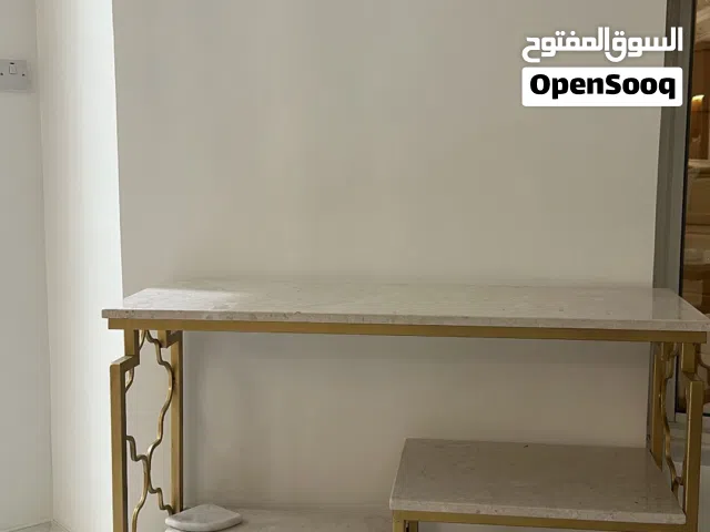 طاولة ارفف رخاميه جديده ونظيفه