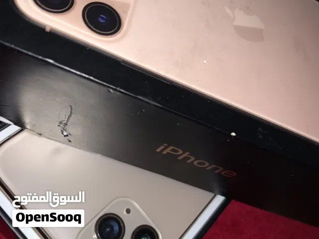 آيفون 11 برو ماكس ذهبي مستعمل بدو شاشة مغيرلو بطارية  معو الكرتونه تبعتو سعة 256 جيجابايت