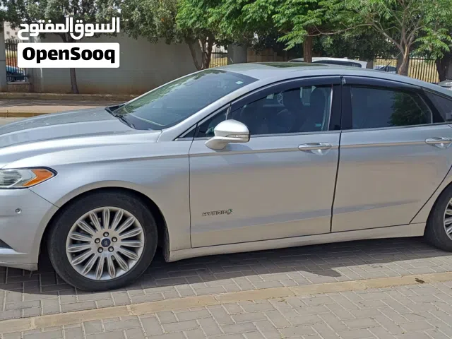 2015 فورد فيوجن SE