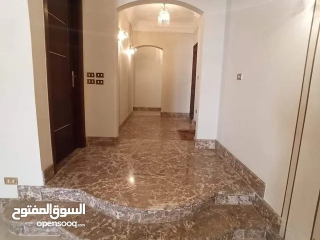 250 m2 More than 6 bedrooms Apartments for Sale in Giza Markaz Giza