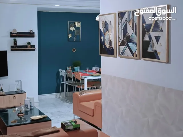 فقط على الواتساب: شقة فاخرة للإيجار بحي الواحات العوينة للعاءلات فقط