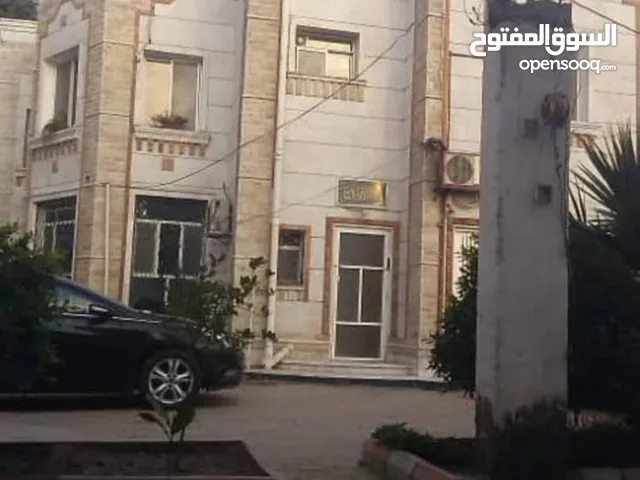 300 m2 More than 6 bedrooms Townhouse for Sale in Aden Other