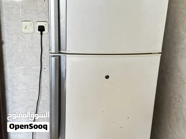 ثلاجة شارب 12 قدم نظيفه 550 ريال