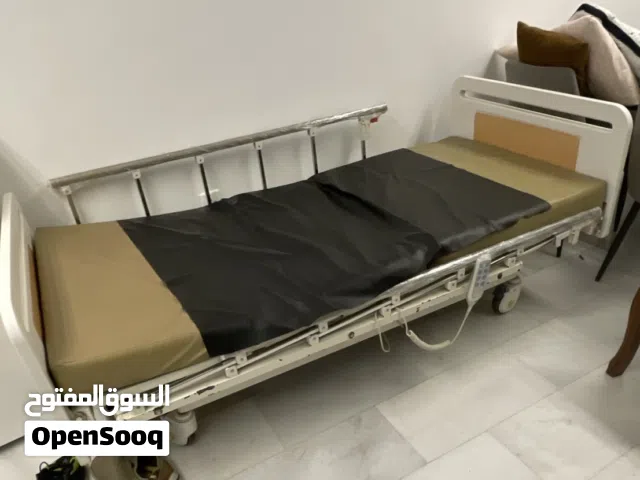سرير طبي لكبار سن