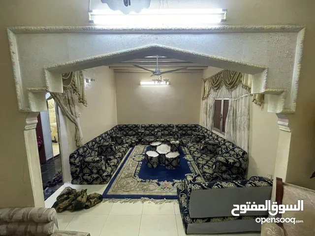 شقة مفروشه للايجار في كريتر