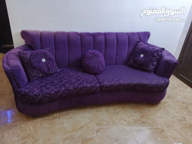 طقم كنب 9 مقاعد ممتاز و تريه و سجاد و مكيت و برادي 2و طاولات