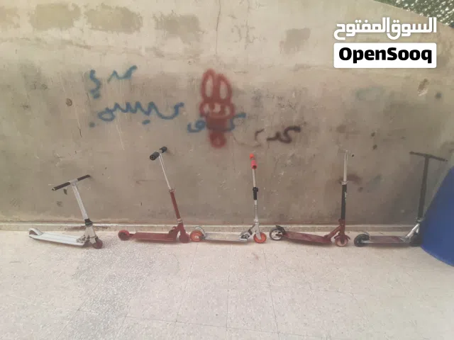 خمس سكوترات في حاله جيده وبسكليت نمره 26 كبير وكلهم في سعر نار