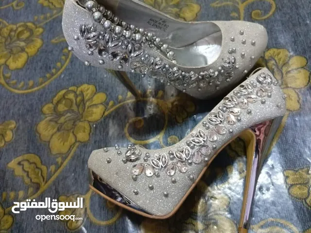 Silver With Heels in Jerash