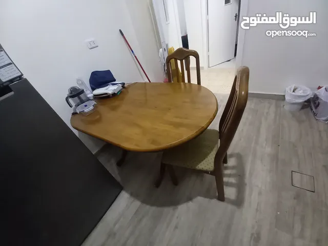طاولة سفرة مع 4 كراسي