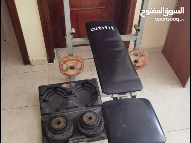 عدة أثقال للبيع بحالة جيدة جداً