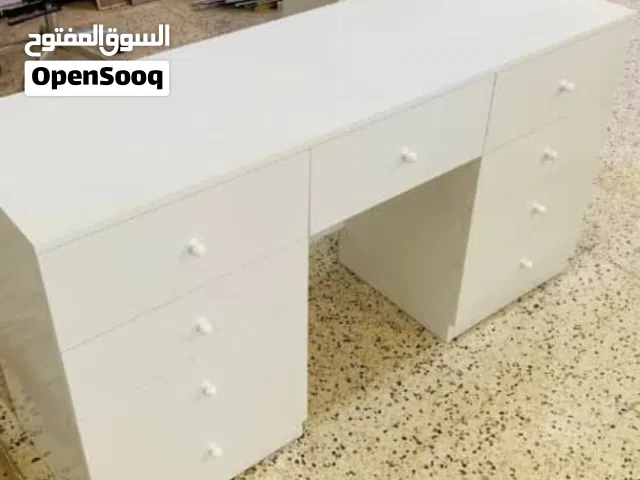 فني فك وتركيب وصيانه ألأثات المنزلي والمكتبي