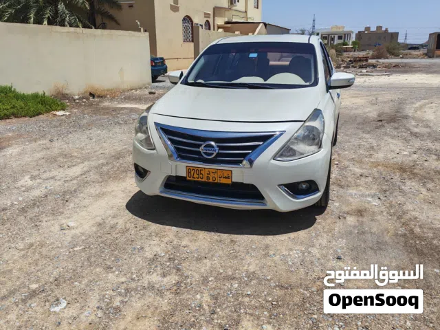 2016 Nissan Sunny Standard