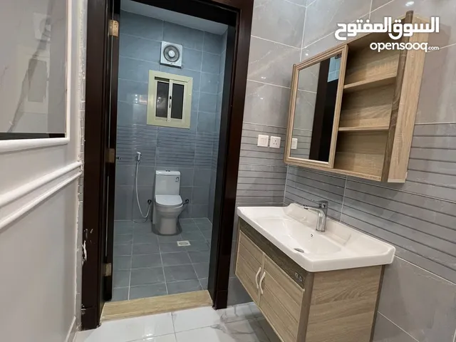 200 m2 5 Bedrooms Apartments for Sale in Jeddah Al Marikh