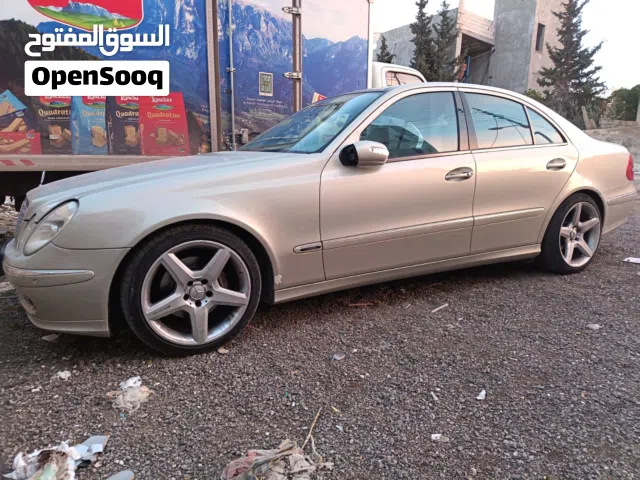 2005 مرسيدس بنز الفئة-E E 200