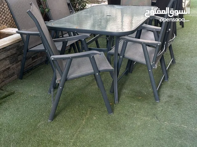 طاوله للبيع بحاله جيده