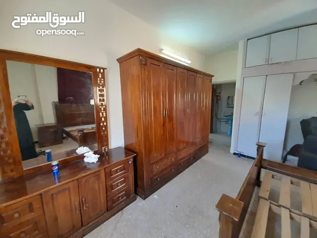 240 m2 More than 6 bedrooms Townhouse for Sale in Zarqa Rusaifeh El Janoobi
