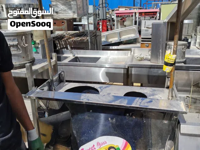 عرباية ذرة مع كامل أغراضها للبيع