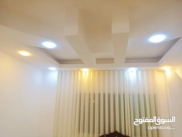 شقه للايجار ومخزن