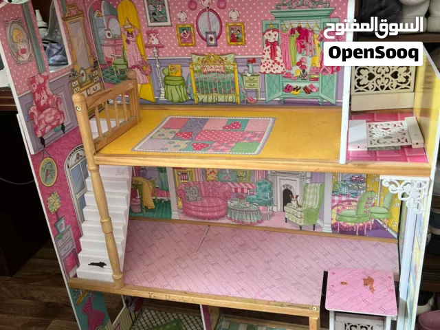 Barbie dream house باربي دريم هاوس بسعر مغري سعر الشراء 180 دينار سعر البيع 20 دينار و قابل بالمعقول