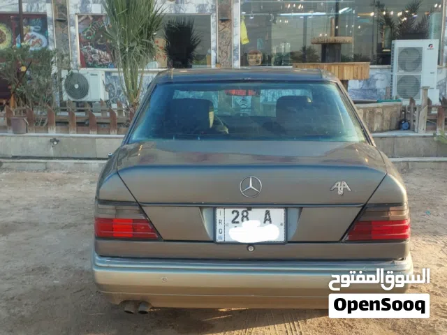 1992 مرسيدس بنز الفئة-E E 300