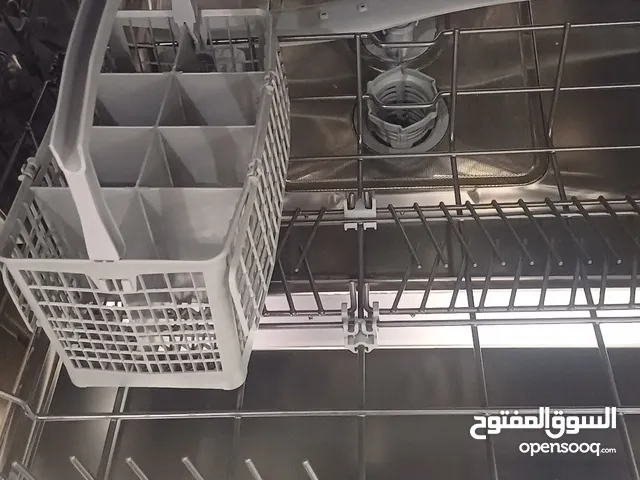   Dishwasher in Tripoli