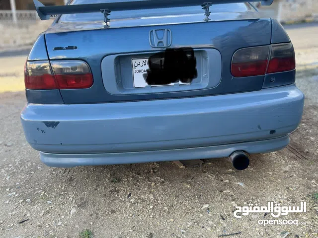 سبويلر مستعمل نظيف بركب على اغلب السيارات