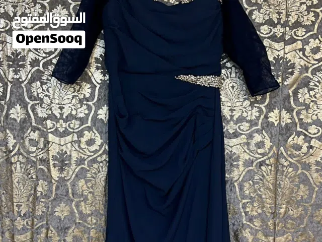 فستان اللييع ملبوس مرة وحدة فقط