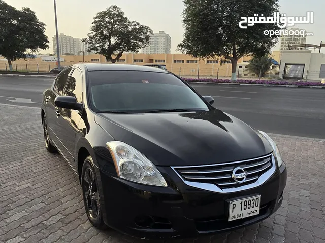 Nissan altima GCC specs model 2011 very clean car