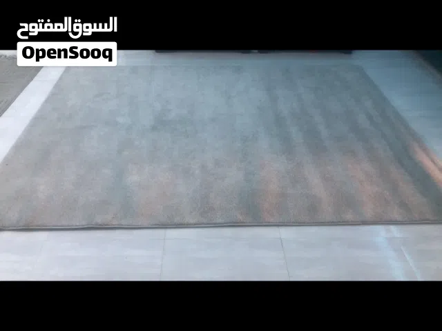 سجادة لم يتم استخدامها سوى مرة واحدة فقط