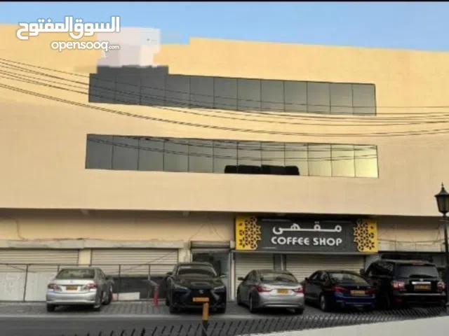 للايجار معرض كبير و ممتاز في الوادي الكبير مقابل نستوا هايبر ماركت