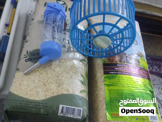 نشارة خشب خاصه لل هامستر والأرانب عدد أثنين مع ديلاب هوا و شرابة مي خاصة لل هامستر ألسعر 10