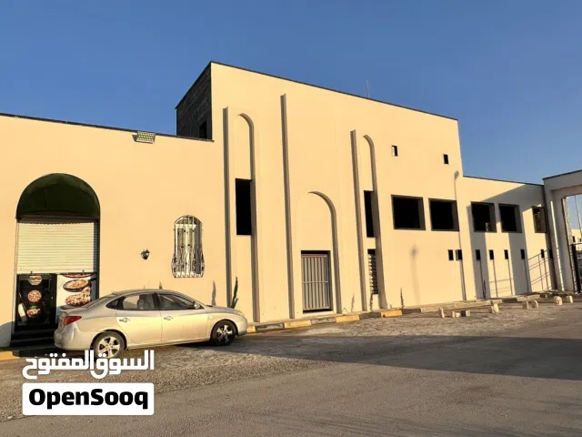 صالة بمسقوف 450 متر صالة افراح او حديد تبي مستثمر لانها من داخل تبي تشطيب ويخصم من الاجار لمدة سنة